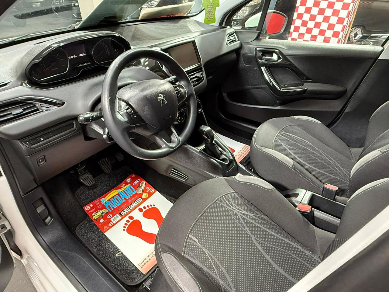 Peugeot 208 1.0 68cv Active - 2014