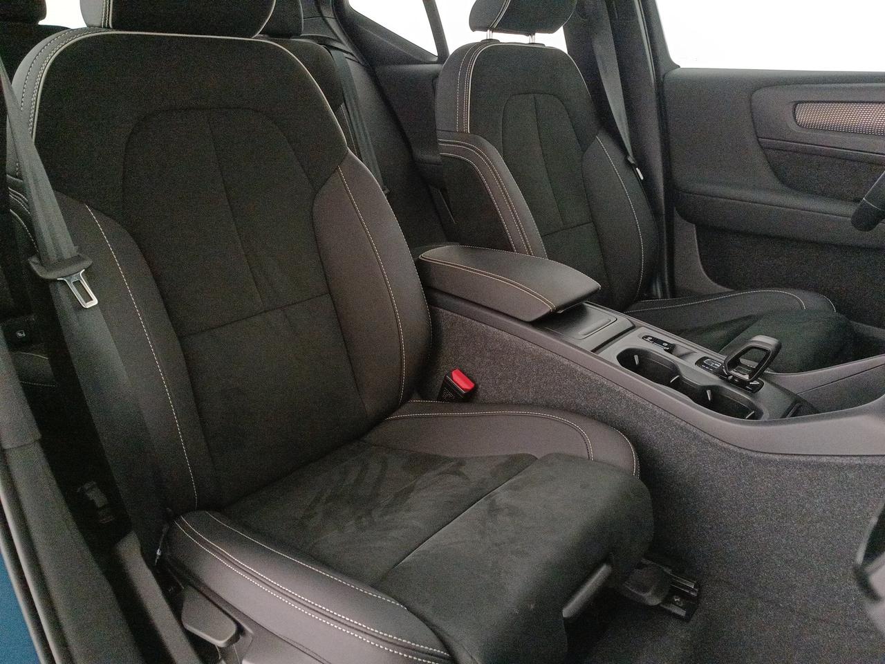 VOLVO XC40 2023 - XC40 2.0 b3 Core auto