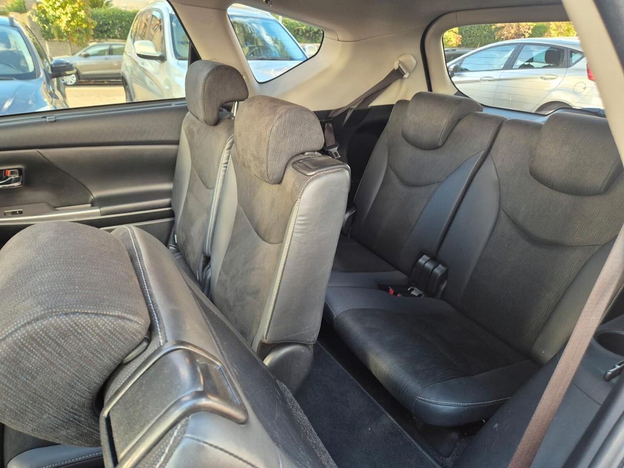 Toyota Prius + 1.8 Style