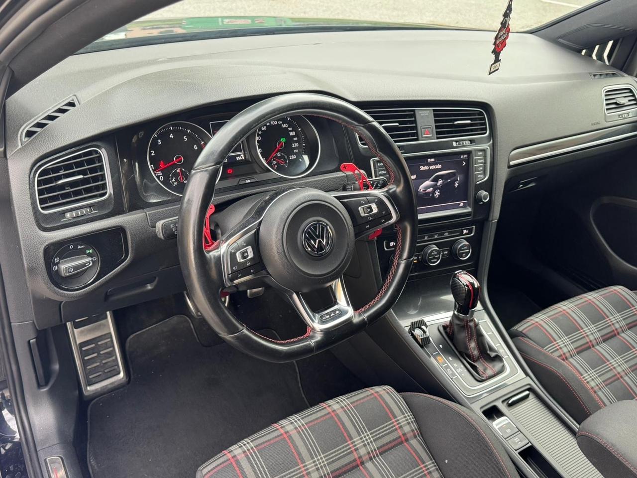 Volkswagen Golf GTI Performance 2.0 TSI 230cv