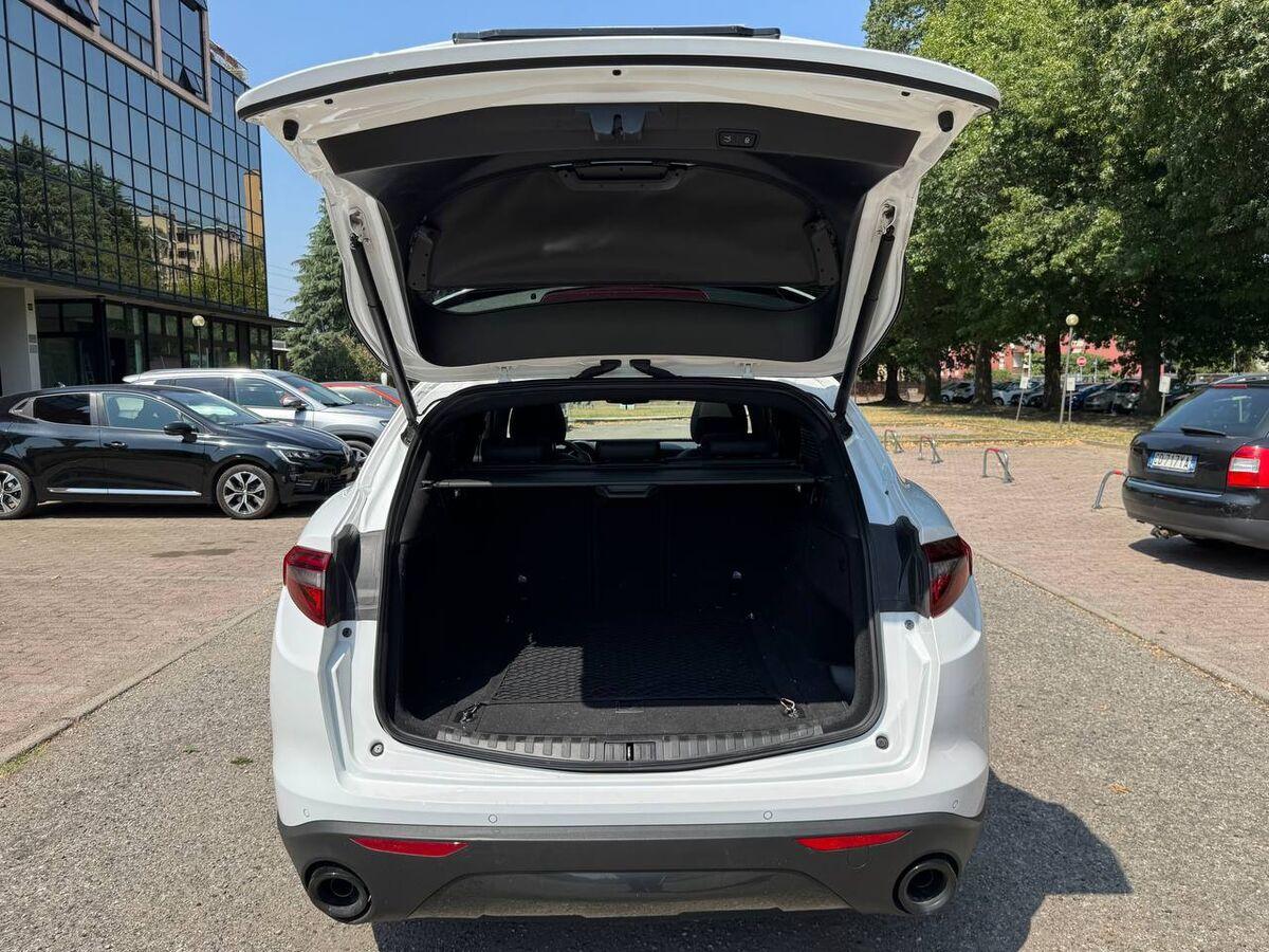 Alfa Romeo Stelvio 2.2 t Business rwd 160cv auto