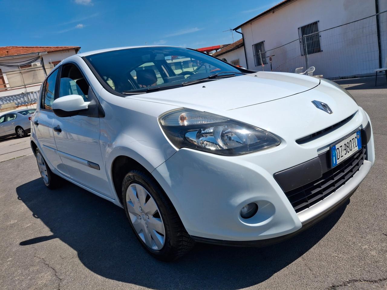Renault Clio 1.2 16V.-5 Porte-NAVIGATORE-