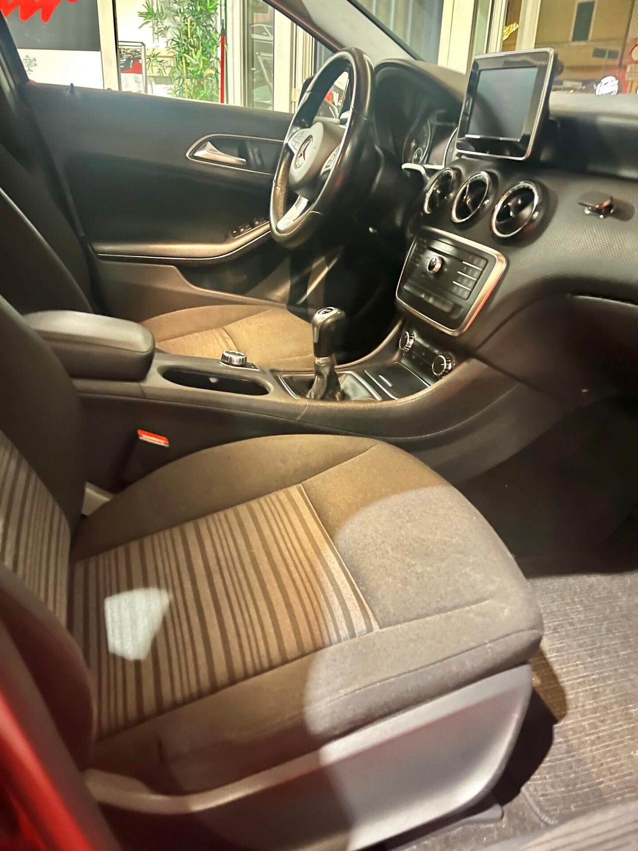 MERCEDES Classe A 160 CDI 90CV Night edition OK NEOPATENTATI TELECAMERA POSTERIORE