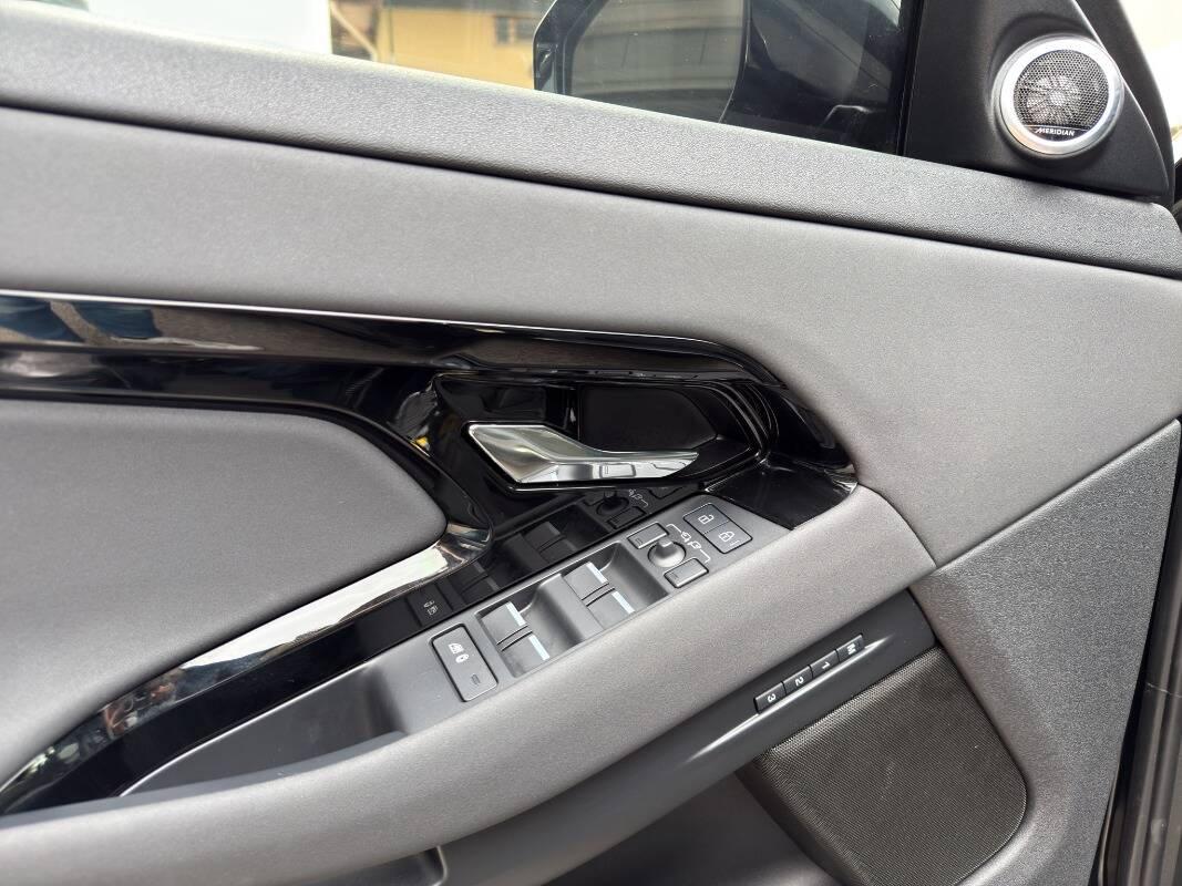 Land Rover Range Rover Evoque 2.0 204CV R-Dynamic SE TUA A 734 MENSILE