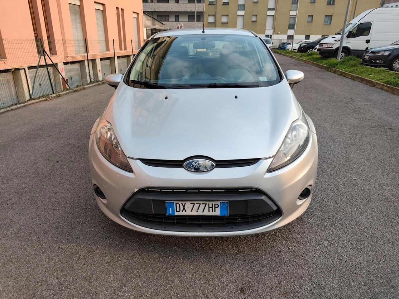 Ford Fiesta 1.2 Benz 82 CV 5 porte Titanium