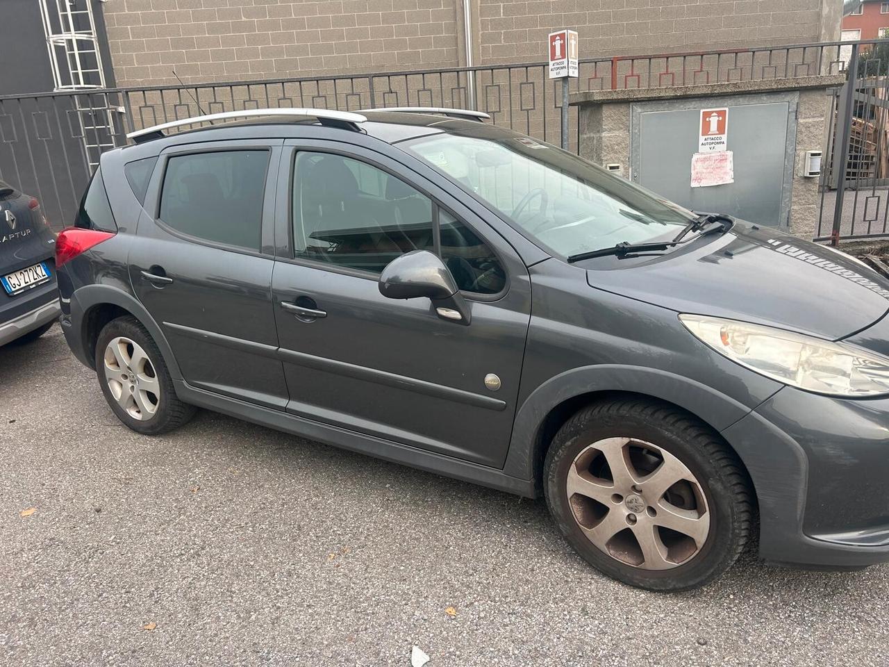 Peugeot 207 1.6 HDi 93CV SW full optional