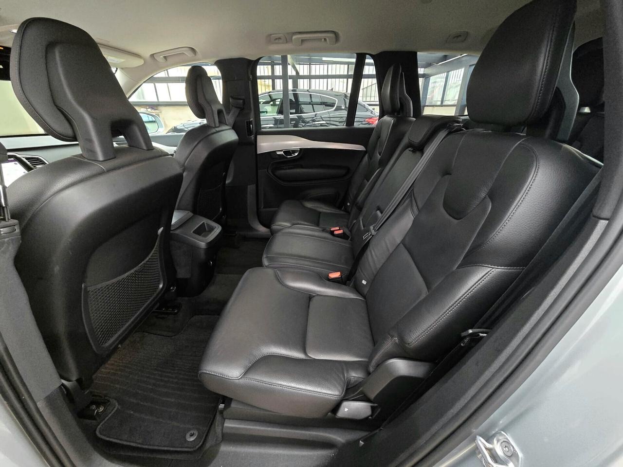 VOLVO XC90 D4 AWD MOMENTUM 7p. AUTOCARRO