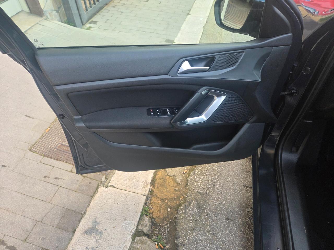 PEUGEOT 308 1.6 HDI 120 CV BERLINA KMCERTIF 2016