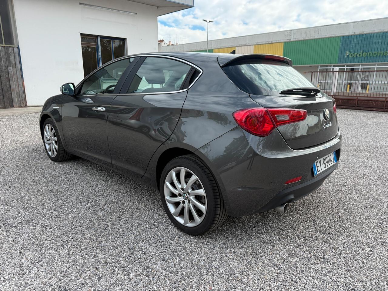 Alfa Romeo Giulietta 1.6 JTDm-2 105 CV Distinctive