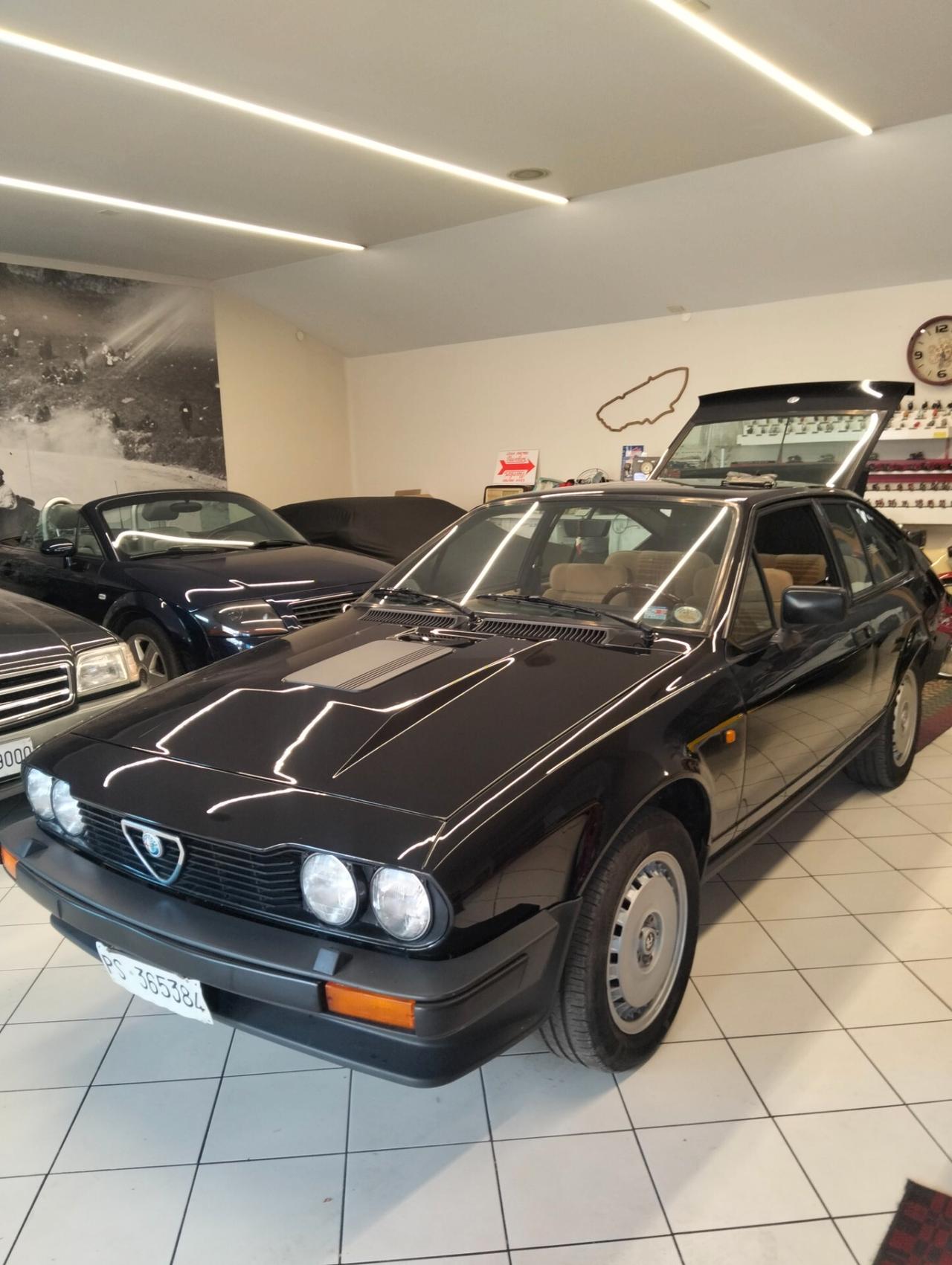 Alfa Romeo GTV 2500 v6