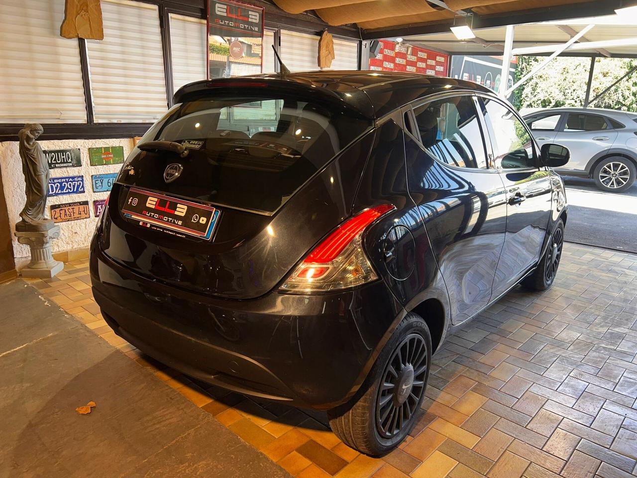 Lancia Ypsilon 1.2 69 CV 2015 NEOPATENTATO