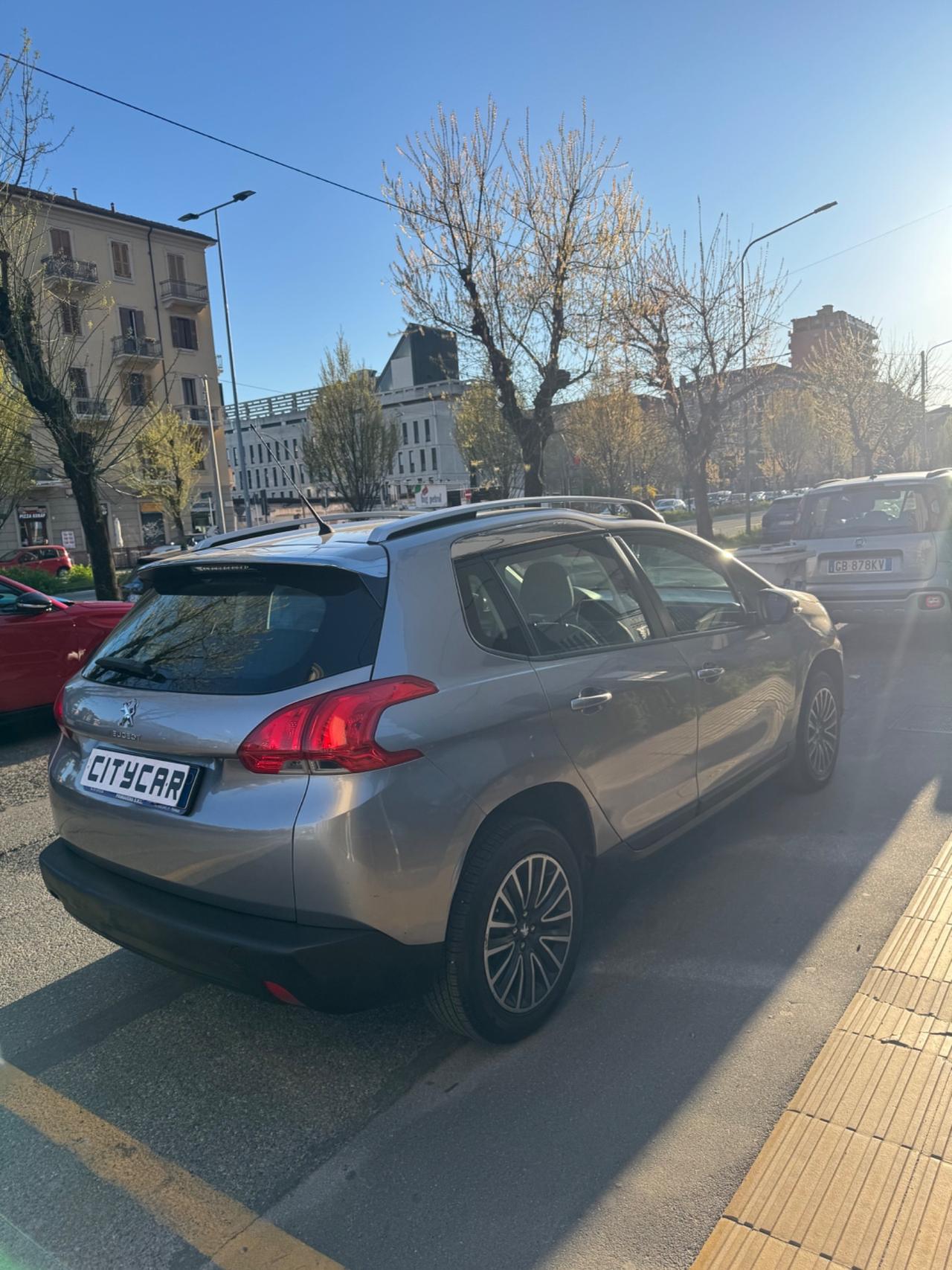 Peugeot 2008 benz euro6 1.2 82 cv