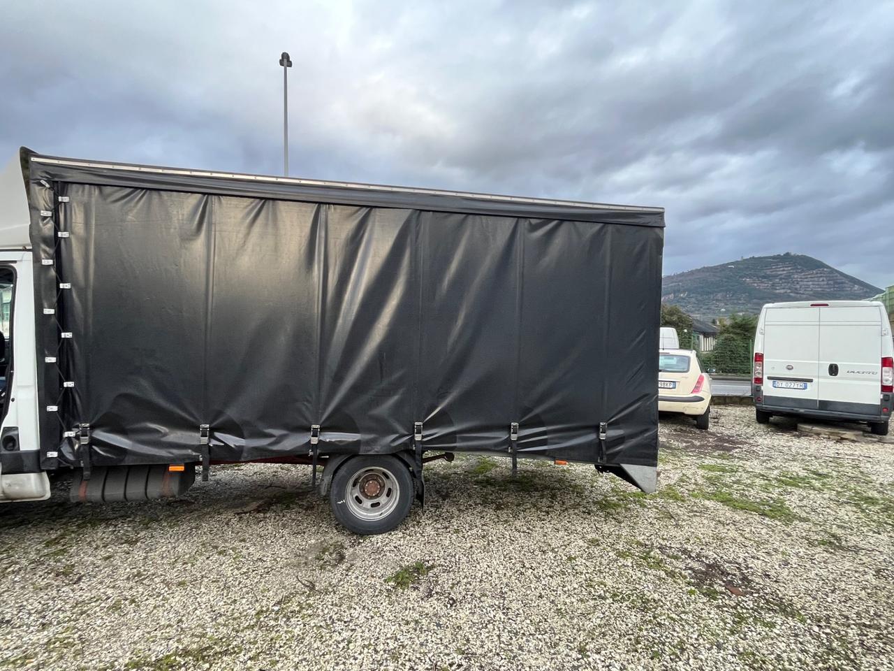 Iveco Carroattrezzi chiuso Daily Motore RIFATTO