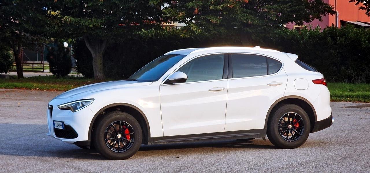 Alfa Romeo Stelvio 2.2 Turbodiesel 190 CV AT8 Q4 B-Tech