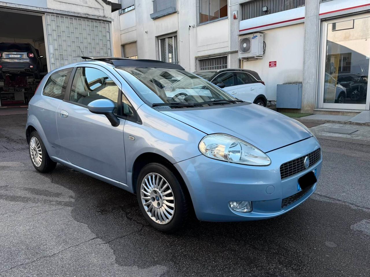 Fiat Grande Punto 1.4 Active NEOPATENTATI