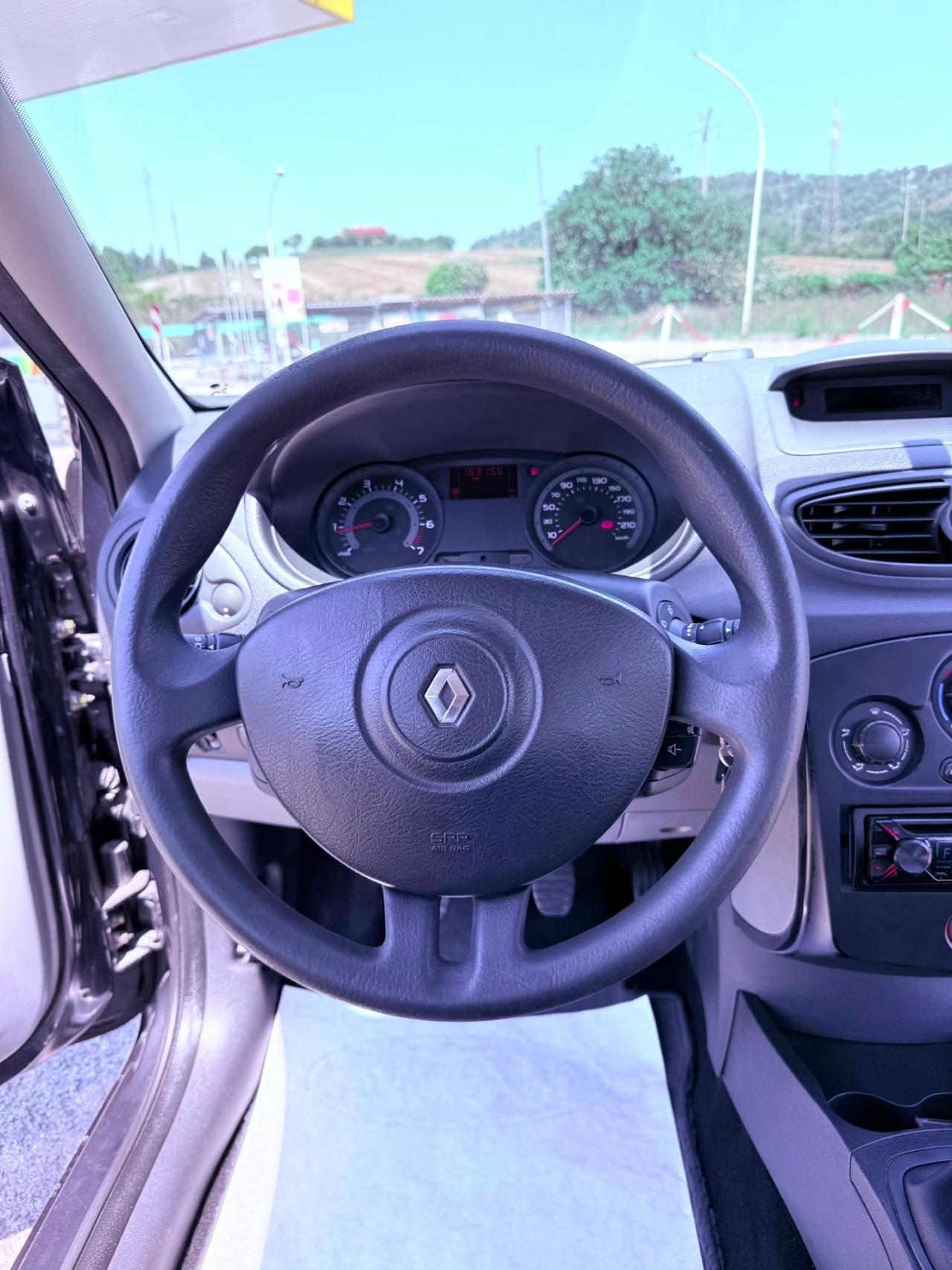 Renault Clio 1.2 benzina 5 porte Ok neopatentati
