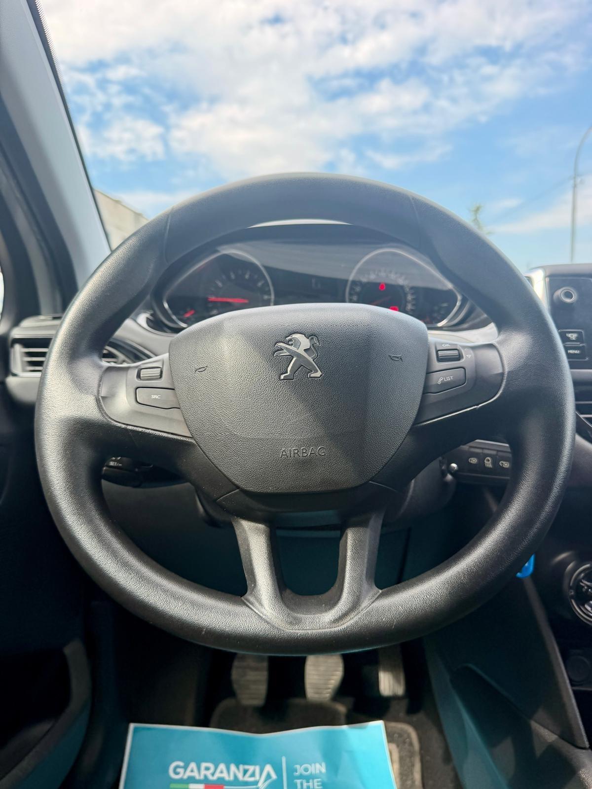 Peugeot 208 PureTech 82 5 porte Allure - OK NEOPATENTATO