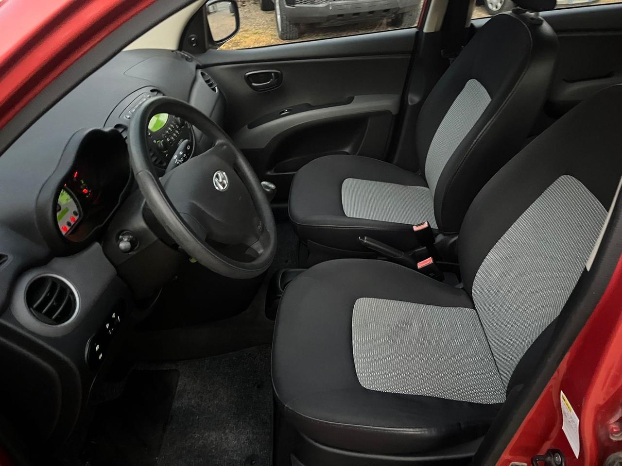 Hyundai i10 1.1 Benzina - Neopatentati