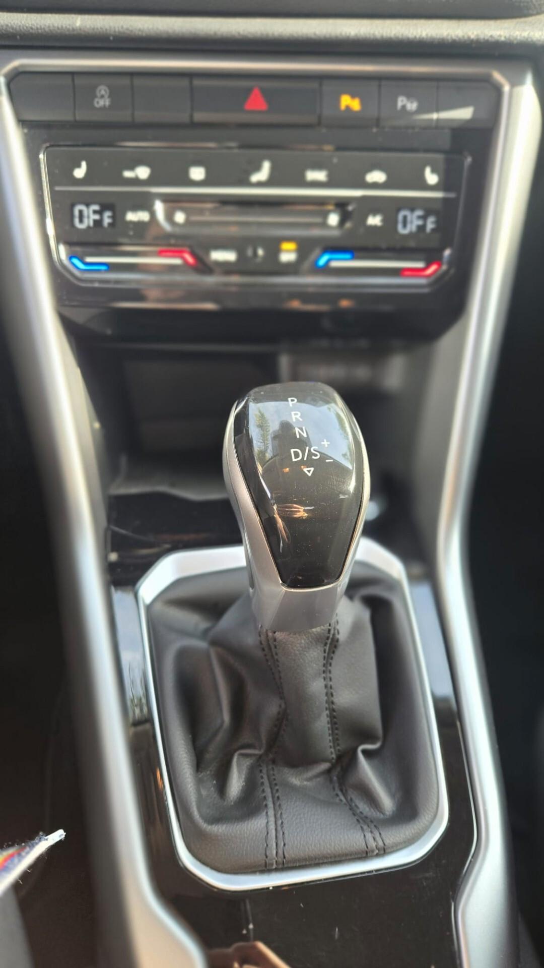 Volkswagen T-Roc 2.0 tdi Style 150CV dsg Uff Italy Led USB App Lega