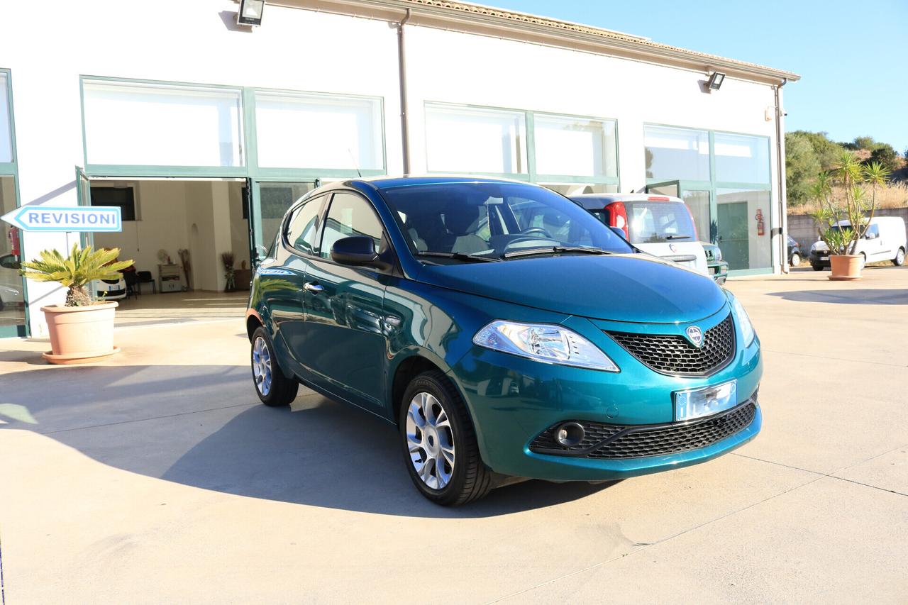 Lancia Ypsilon 1.2 69 CV 5 porte Gold