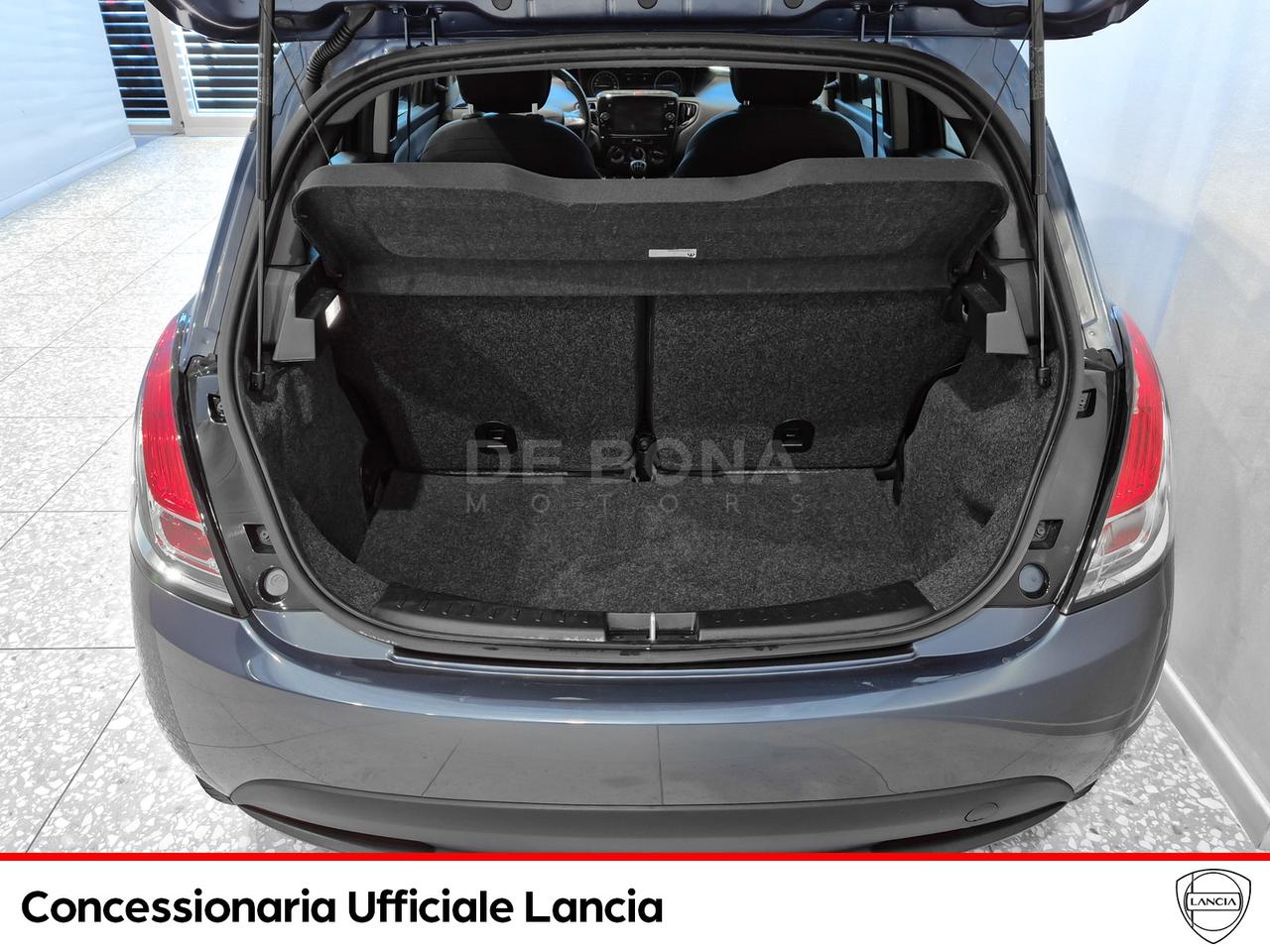 Lancia Ypsilon 1.0 firefly hybrid silver s&s 70cv