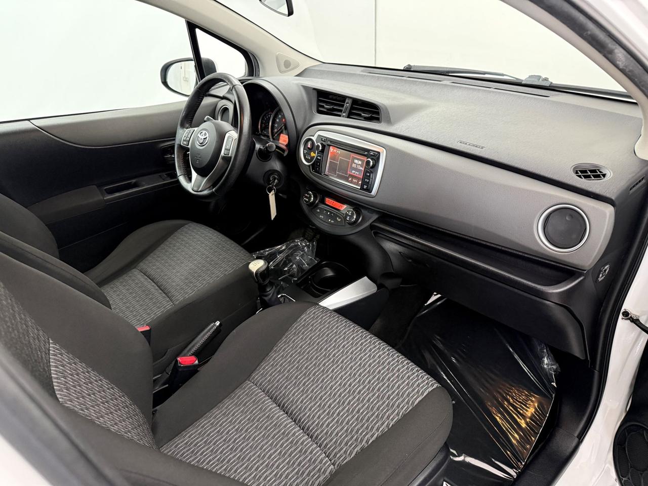 TOYOTA Yaris III 2011 Yaris 5p 1.0 Lounge