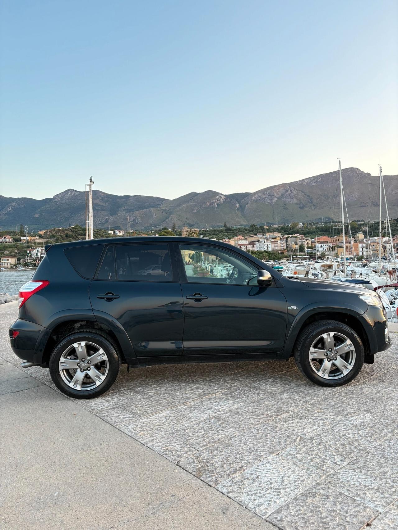 Toyota RAV 4 RAV4 2.2 D-4D 150 CV Lounge