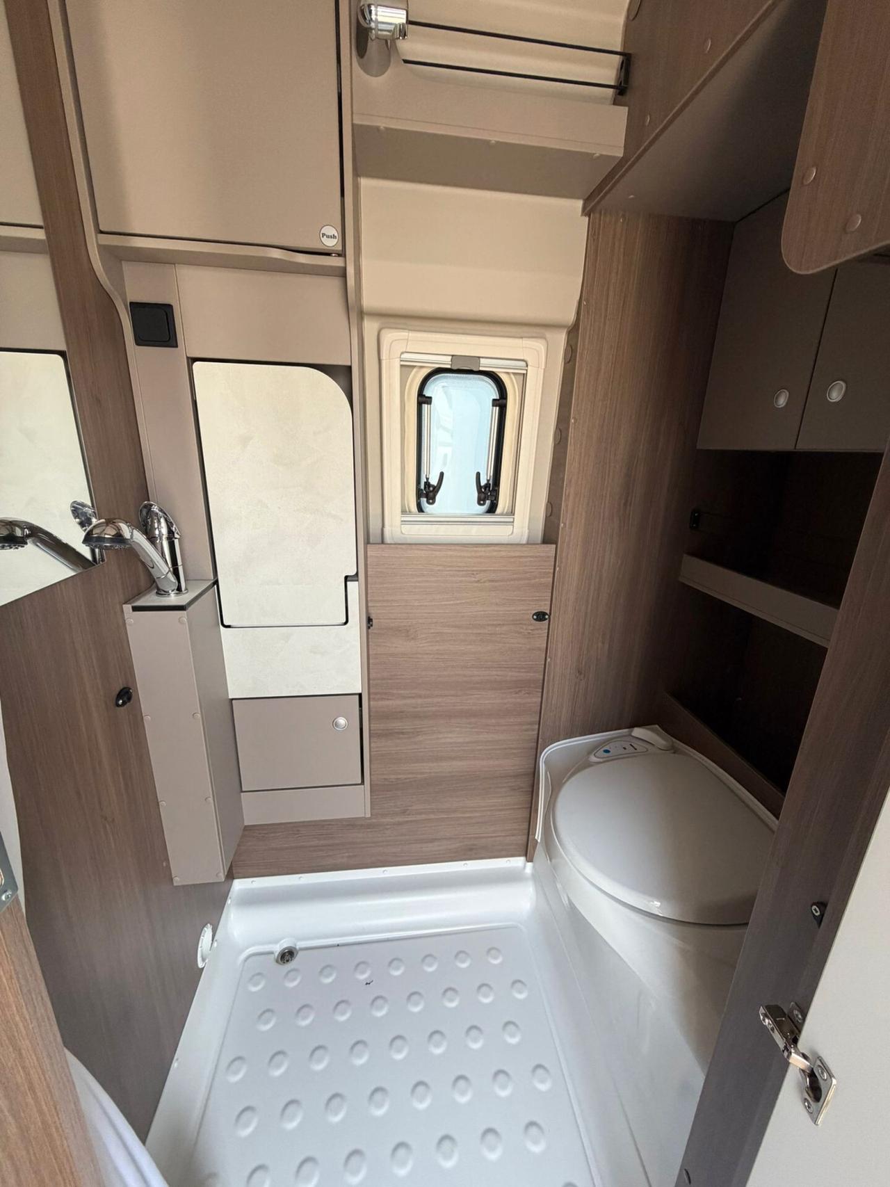 Carado CV 541 Pro Tetto Sollevabile