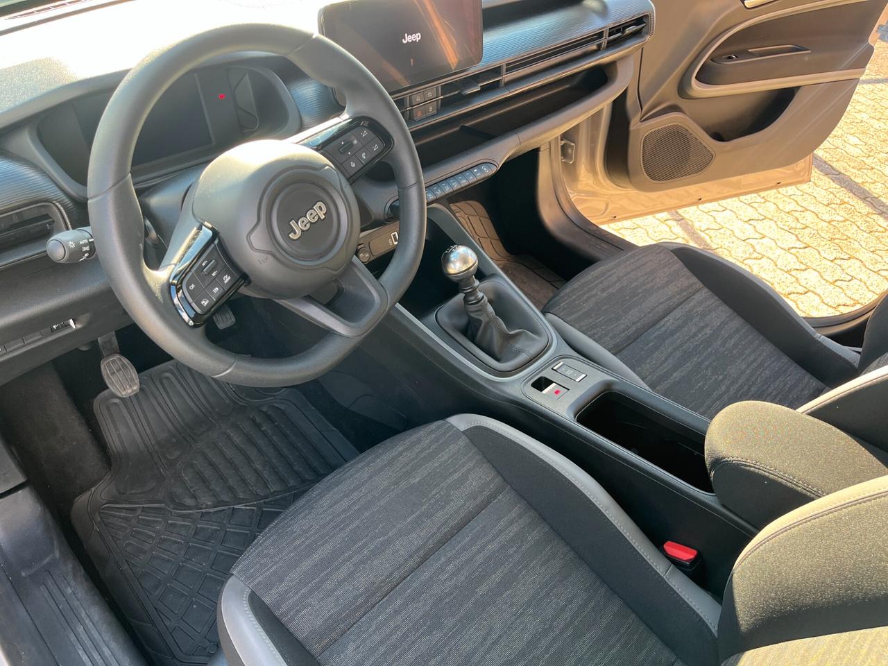 Jeep Avenger 1.2 100 CV Longitude - 9.900km