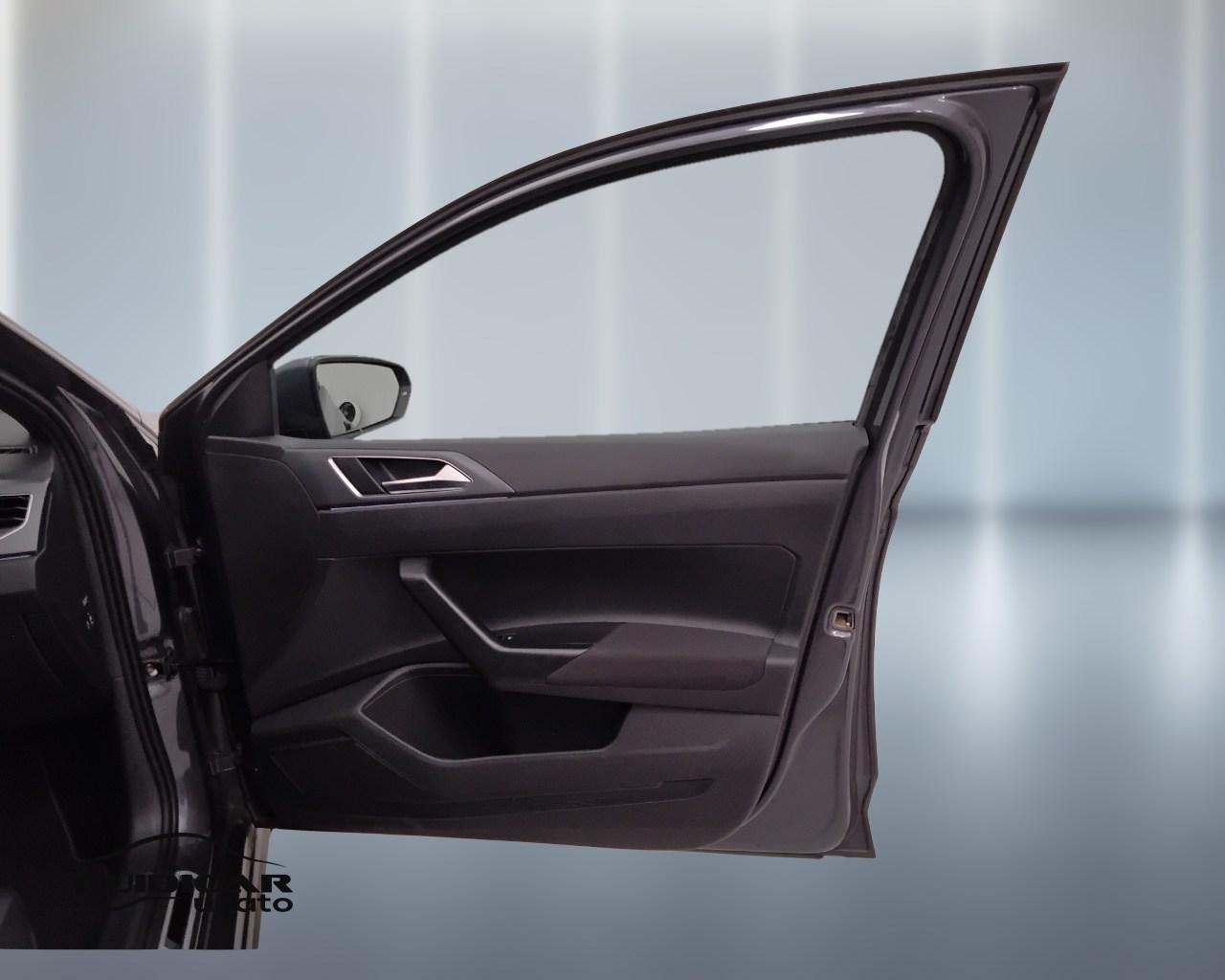 VOLKSWAGEN Polo VI 2022 - Polo 1.0 tsi R-Line 95cv