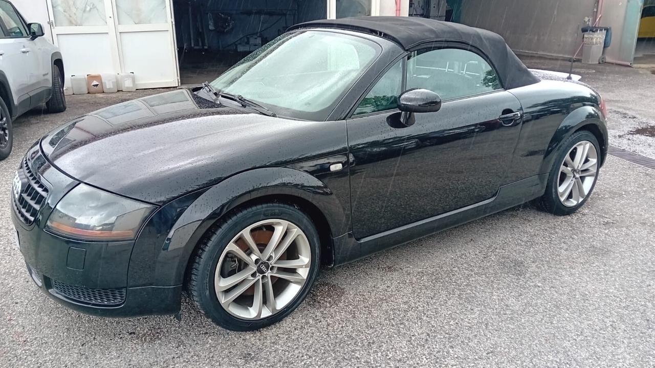 Audi TT-cabrio quattro-1.8 t-190 cv-2006