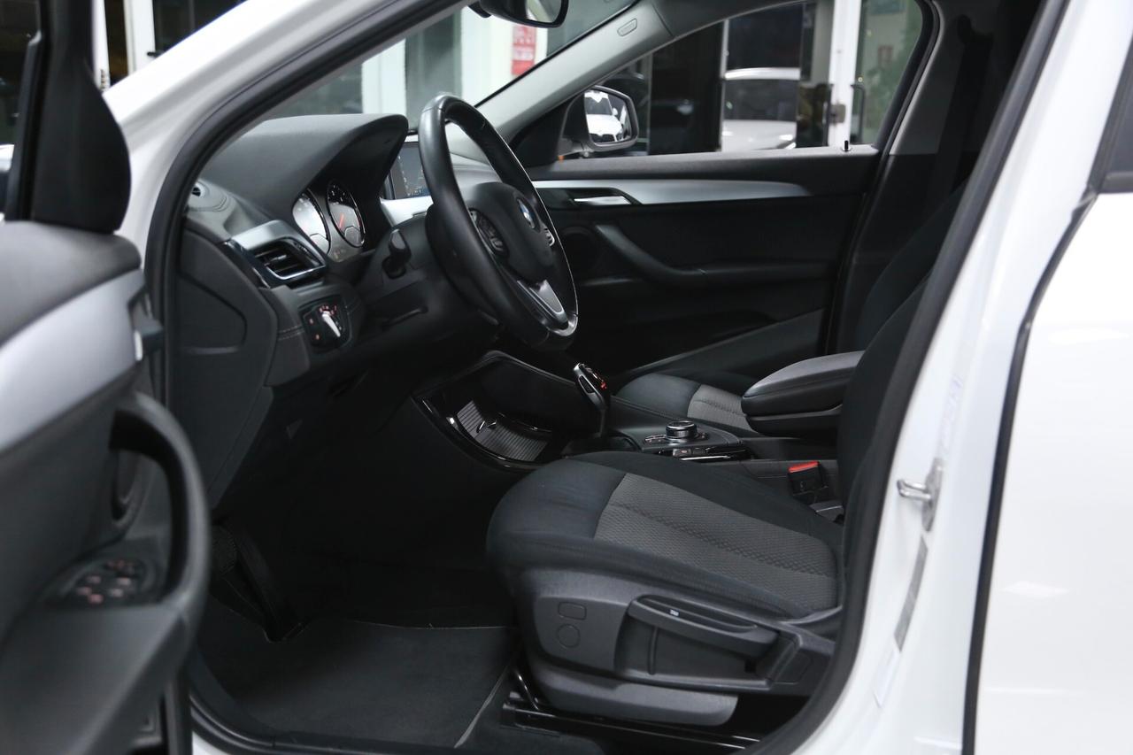 BMW X2 sDrive18d Business-X auto