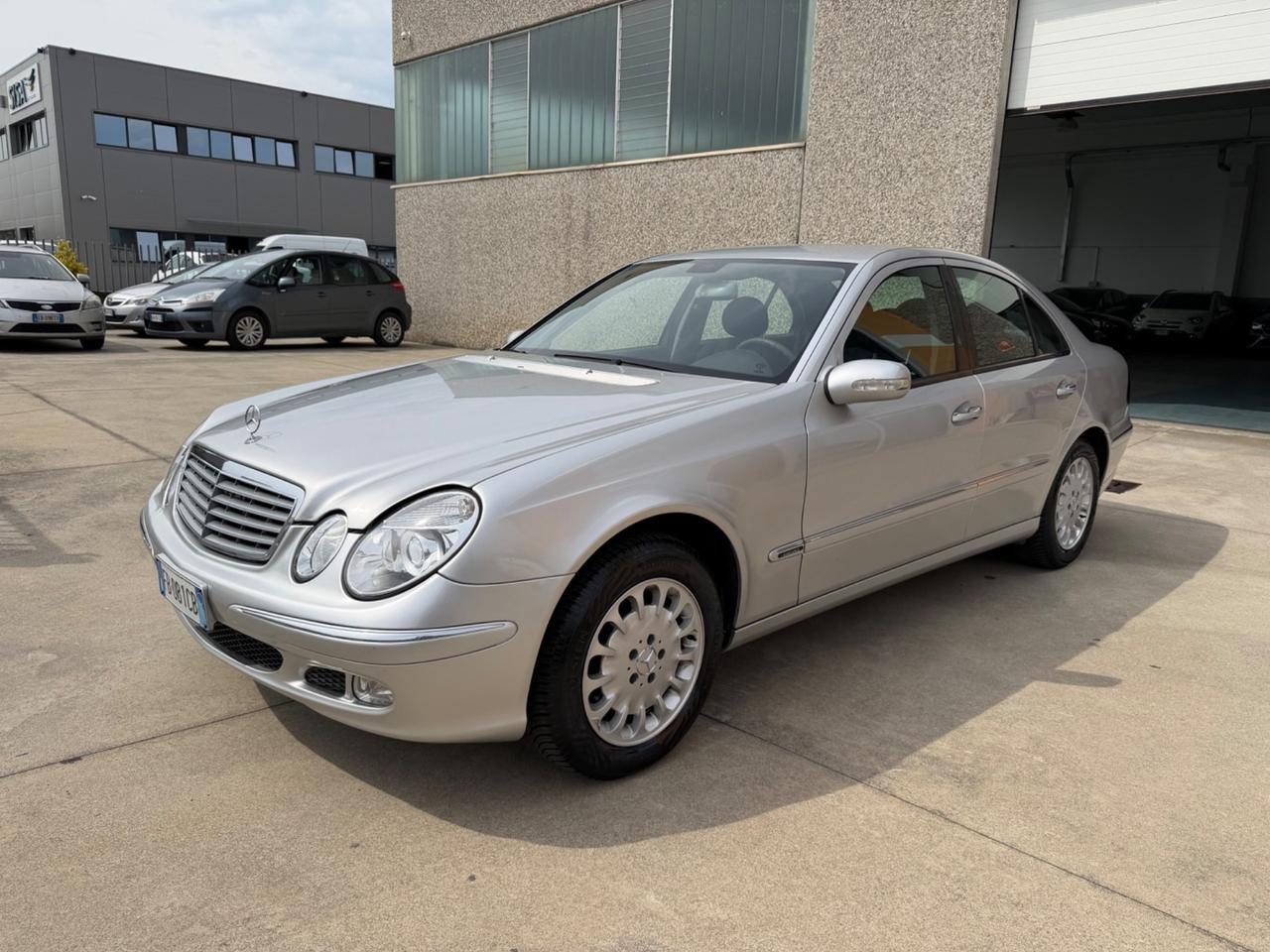 Mercedes-benz E 270 CDI cat Elegance
