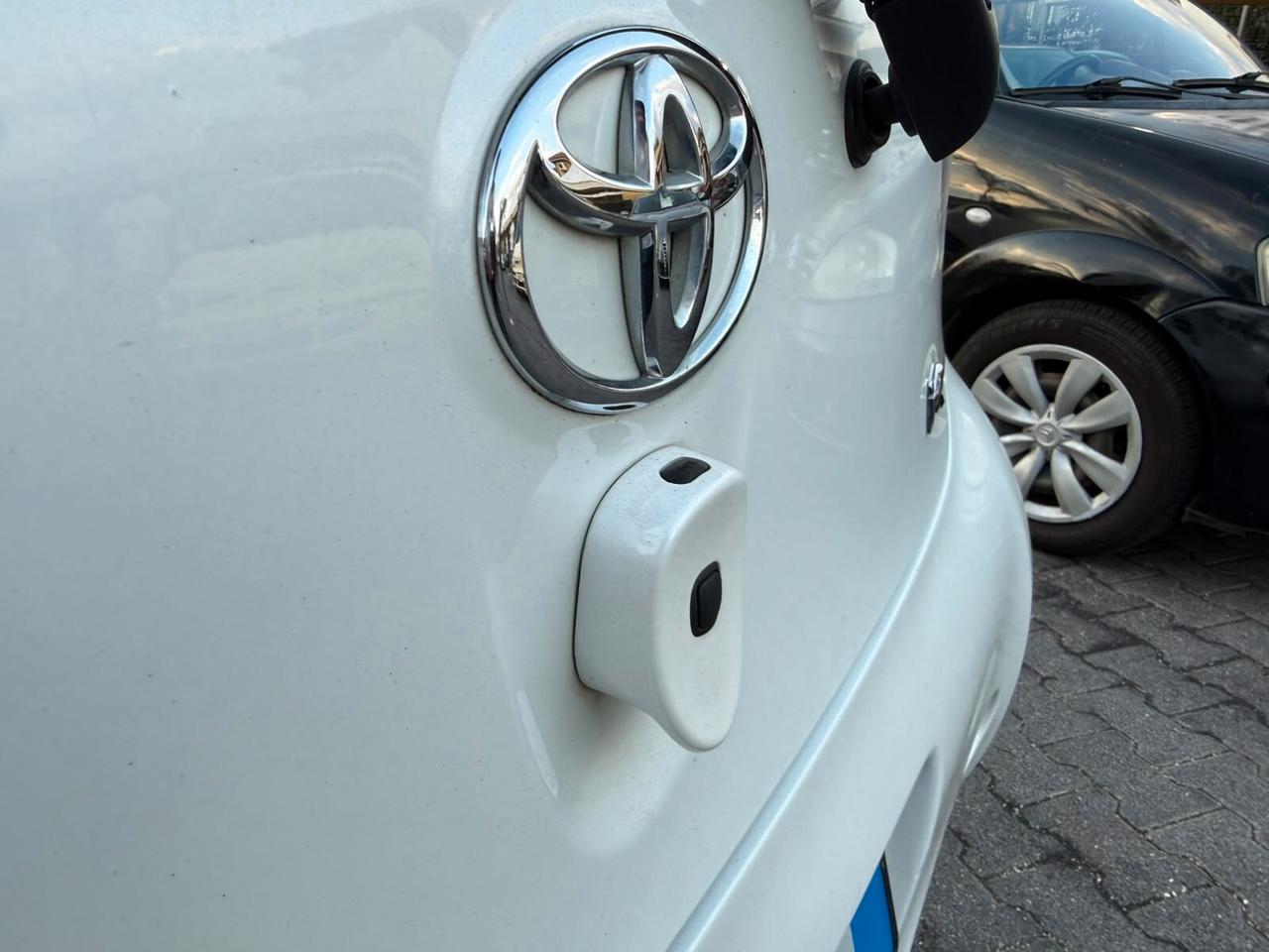 Toyota iQ High Collection Multidrive - 2011