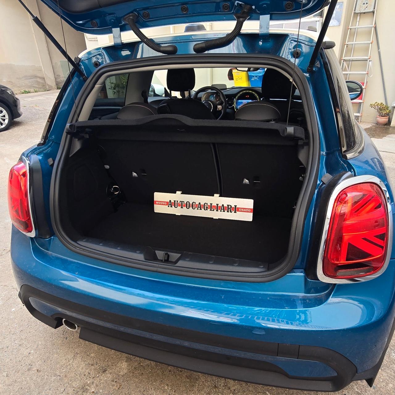 10.300 KM - AUTOMATICA - Mini 1.5 Cooper 136cv Camden Edition