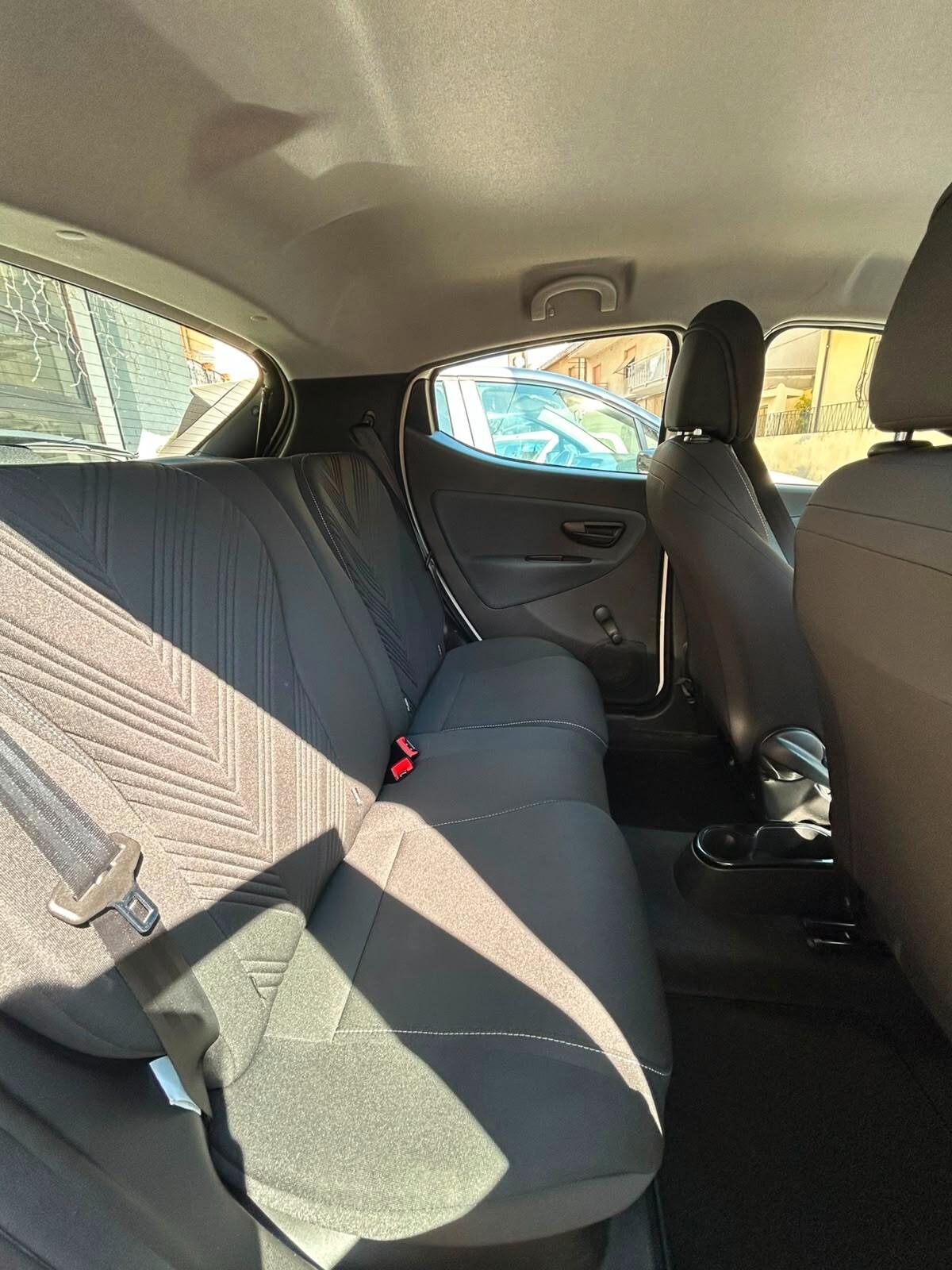 Lancia Ypsilon Hybrid 1.0 Firefly 70cv S&S GOLD