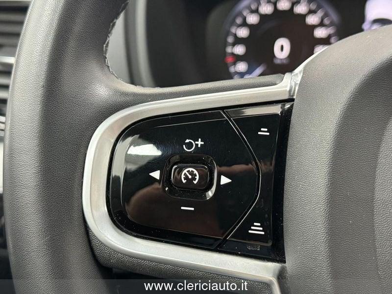 Volvo XC90 B5 (d) AWD automatico 7 posti Ultimate Dark