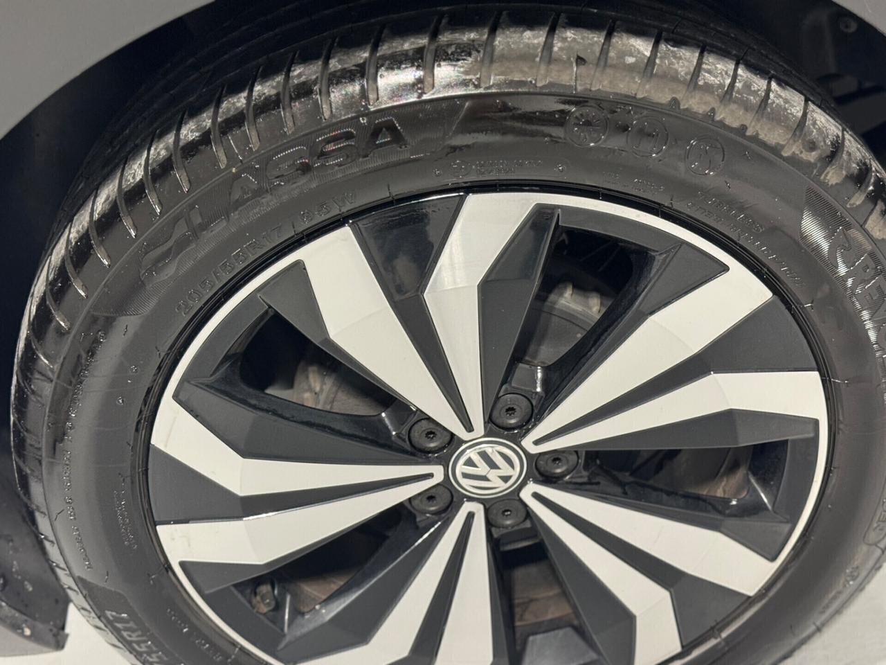 Volkswagen T-Cross 1.6 TDI Style Neopatentati !