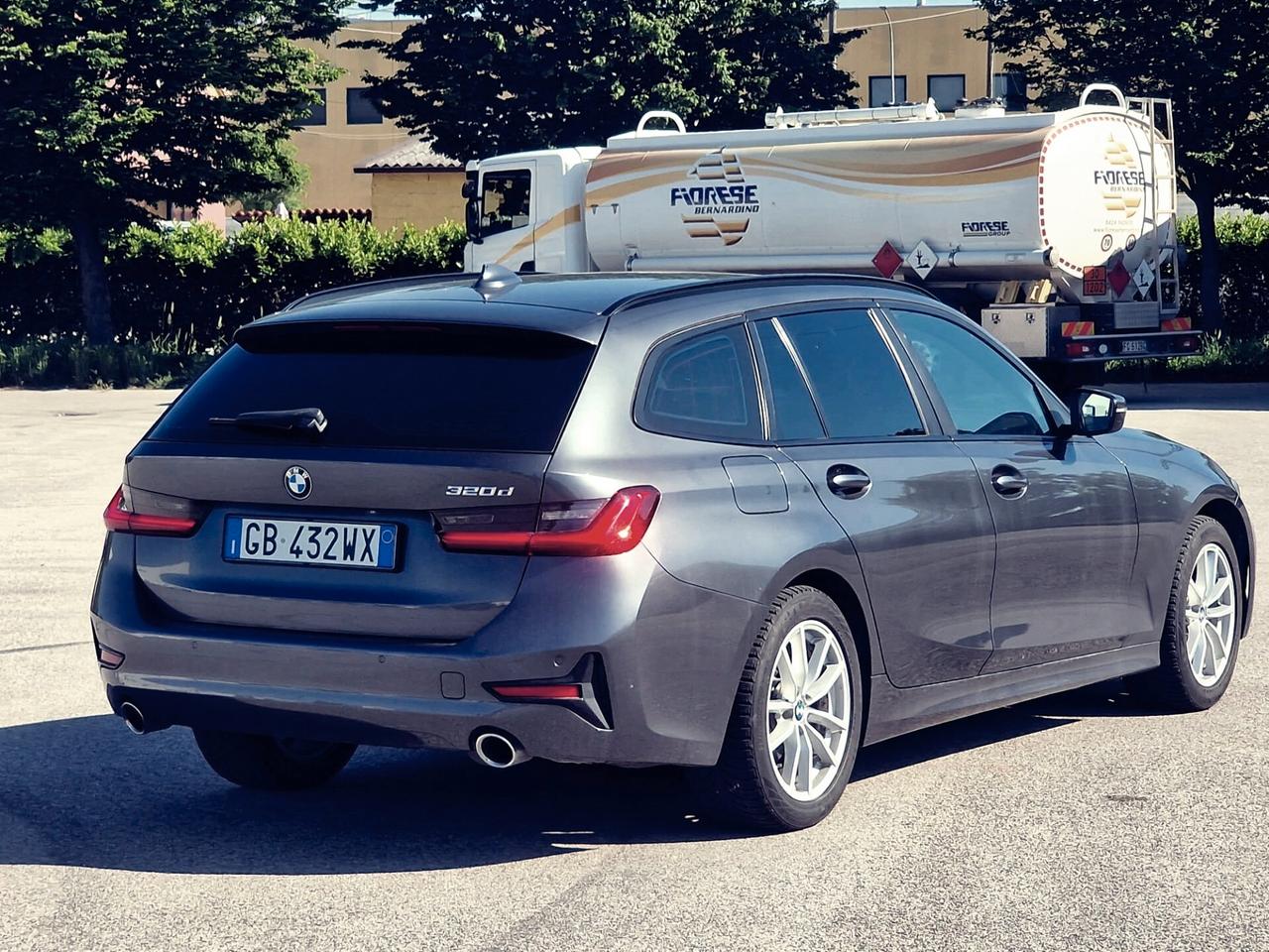 BMW 3 Series Touring 320d Ibrido mhev 48V