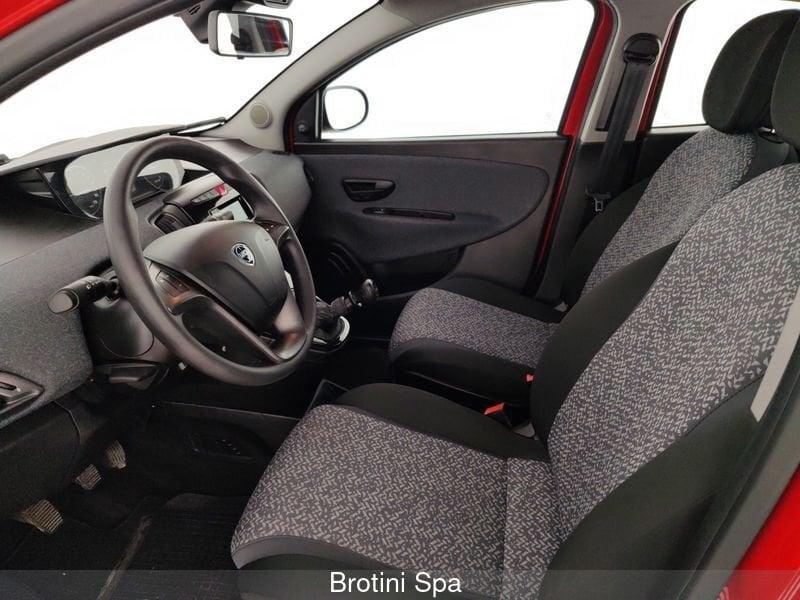 Lancia Ypsilon Ypsilon 1.0 FireFly 5 porte S&S Hybrid Ecochic Silver