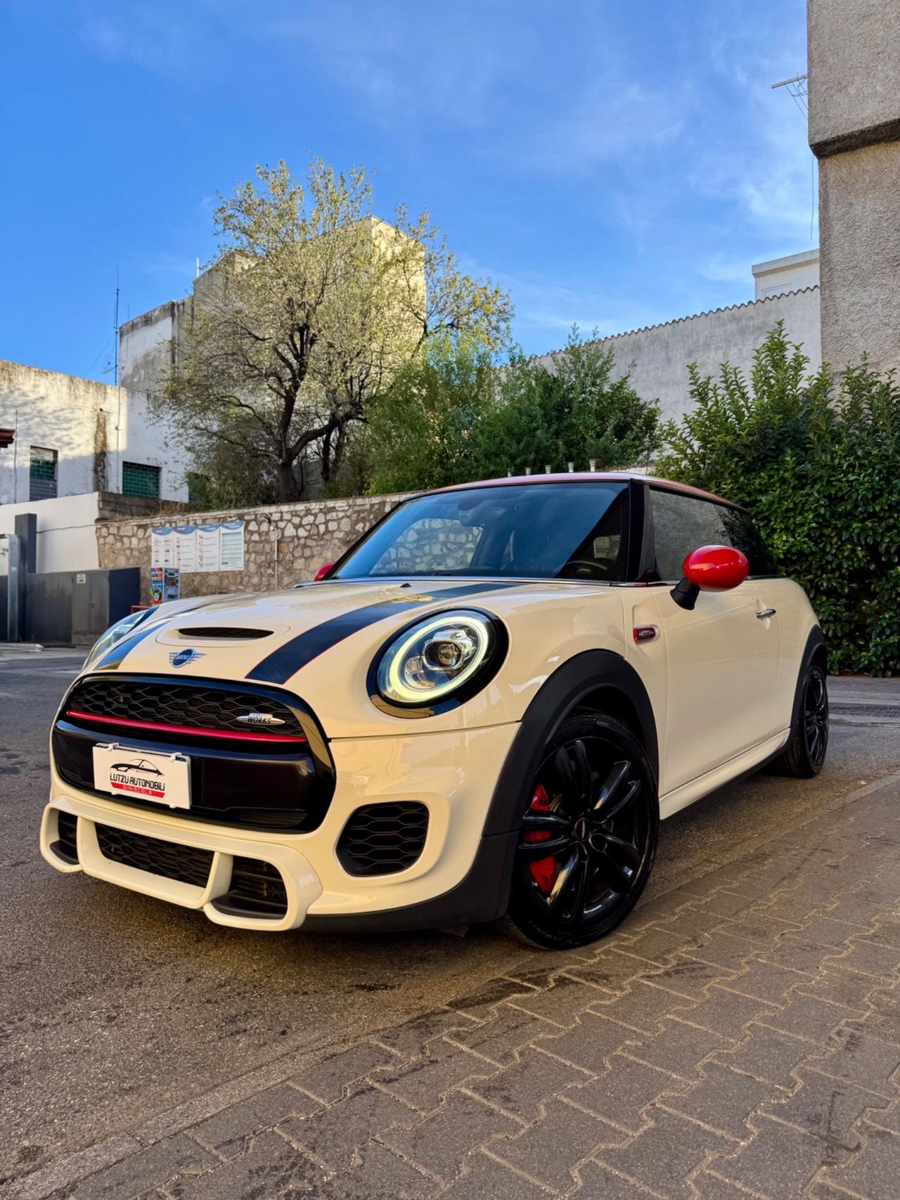 Mini F56 2.0 John Cooper Works Pro 231cv Auto 3p