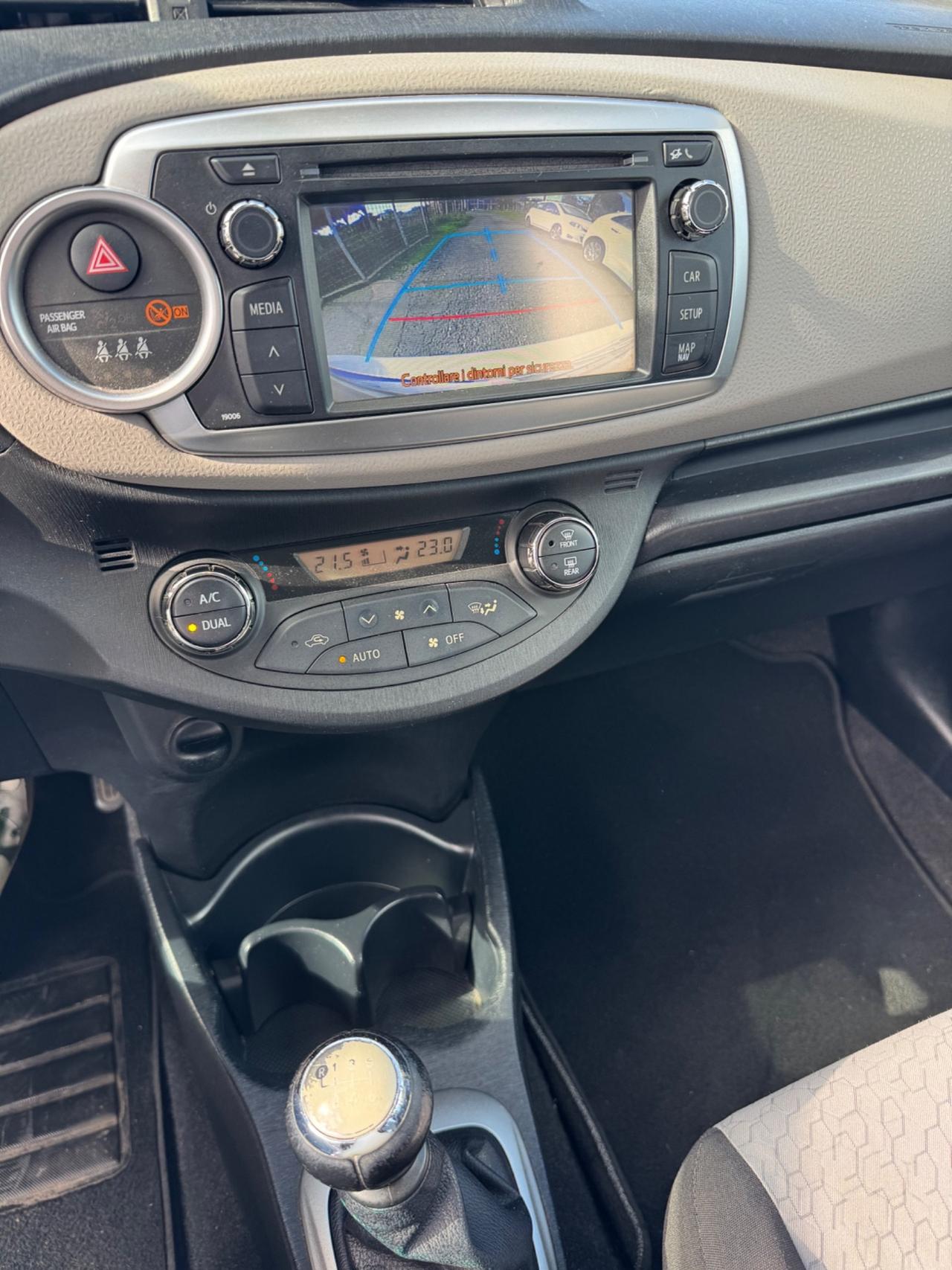 Toyota Yaris 1.3 5 porte Lounge NEOPATENTATI