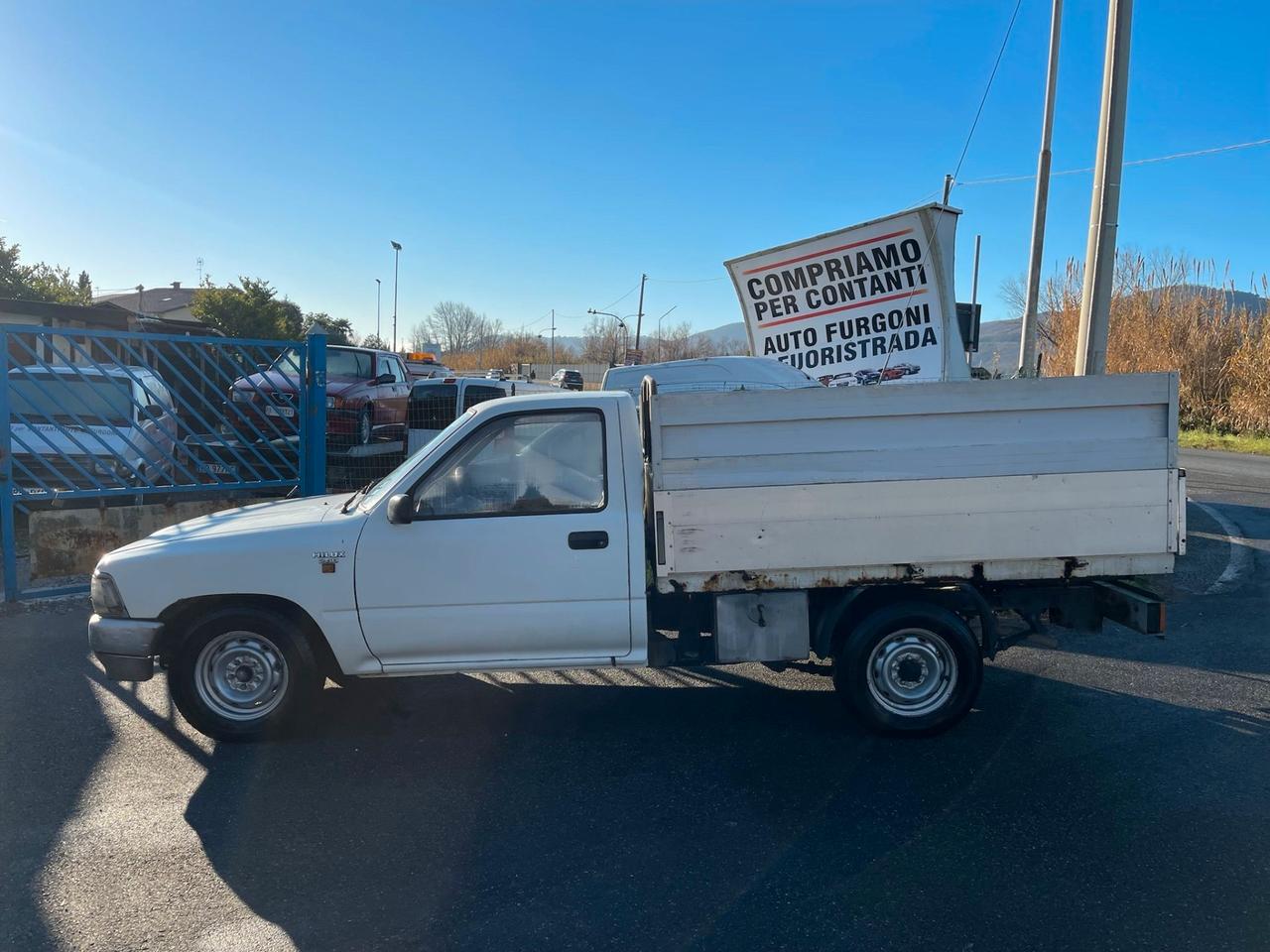 Toyota Hilux 2WD CON GANCIO TRAINO 138000 KM!!!