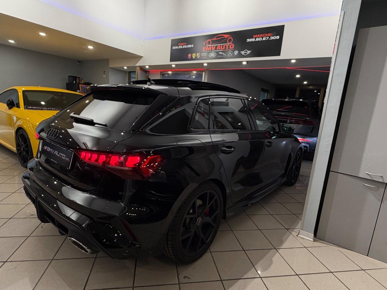 Audi RS3 total black full optional tetto apribile prezzo fisso no vincoli