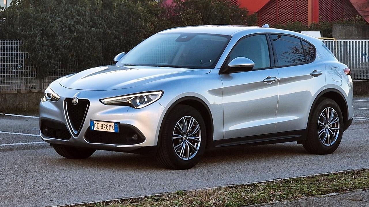 Alfa Romeo Stelvio 2.2 Turbodiesel 160 CV AT8 RWD