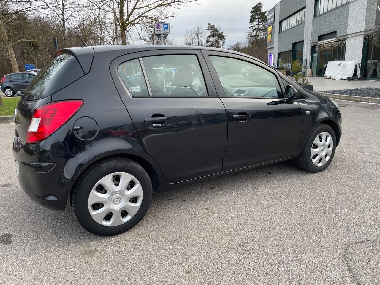 Opel Corsa 1.2 5 porte Sport* Neo patentati *