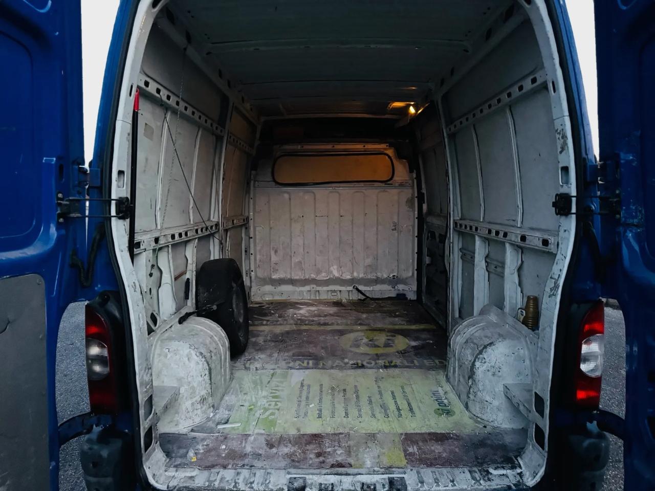 Nissan Interstar anno 2010 2.5 tdi 290.000km