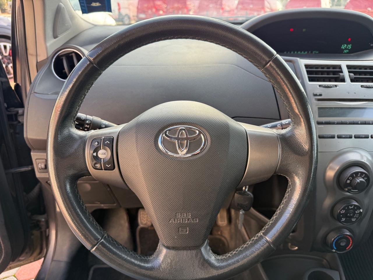 Toyota Yaris 1.3 5 porte Sol