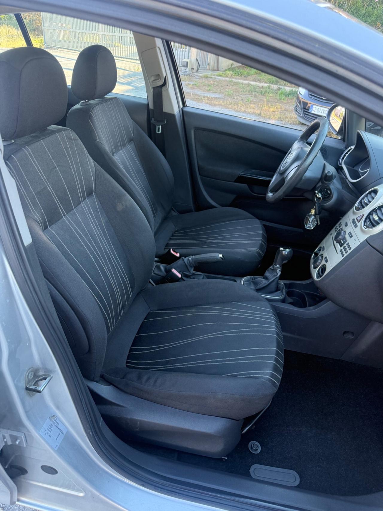 Opel Corsa 1.2 Benzina Neopatentati 130milaKM