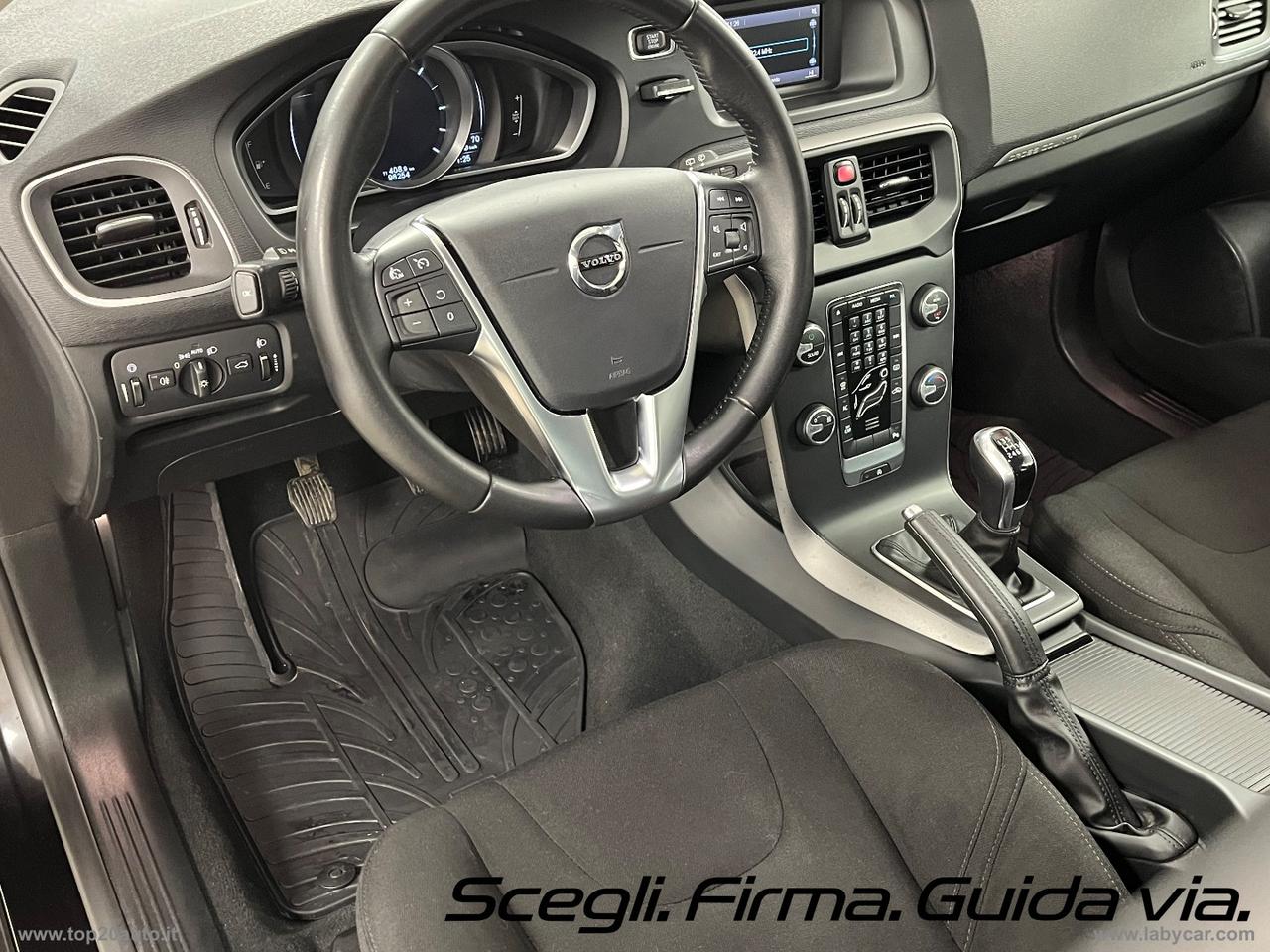 VOLVO V40 Cross Country D2 Kinetic|GANCIO TRAINO